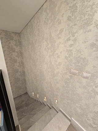 עבודה של נתי טפט — חדרי מדרגות